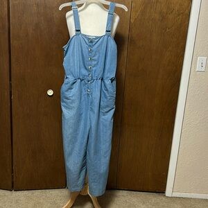 Deja Bleu denim jumpsuit romper in size Large.